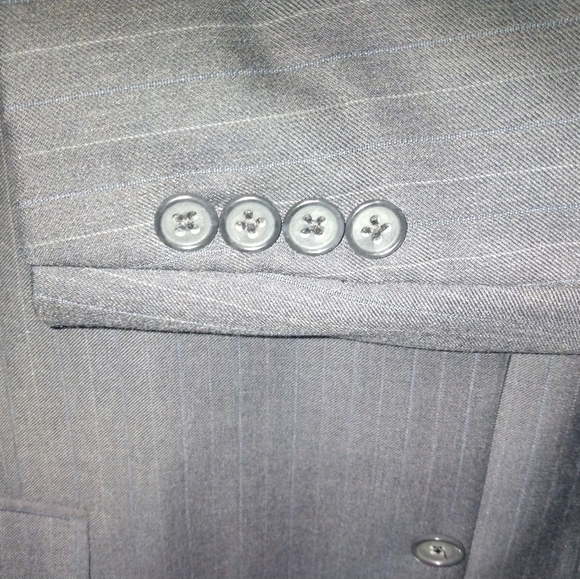 Hart Schnaffner &Marx Gray Pinstripe 2Btn/1Vents Suit Size 44R 38W/32Inseam - Picture 8 of 10